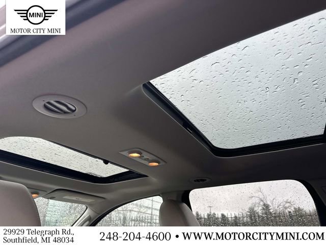 Used 2010 Chevrolet Traverse LTZ AWD/4WD image 17