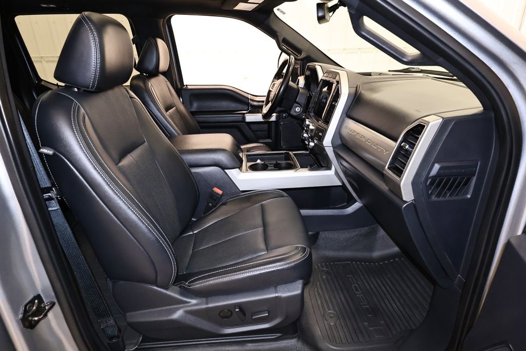 Certified 2022 Ford F250 Lariat w/ Black Appearance Package image 22