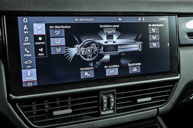 Used 2021 Porsche Cayenne Coupe AWD/4WD image 25