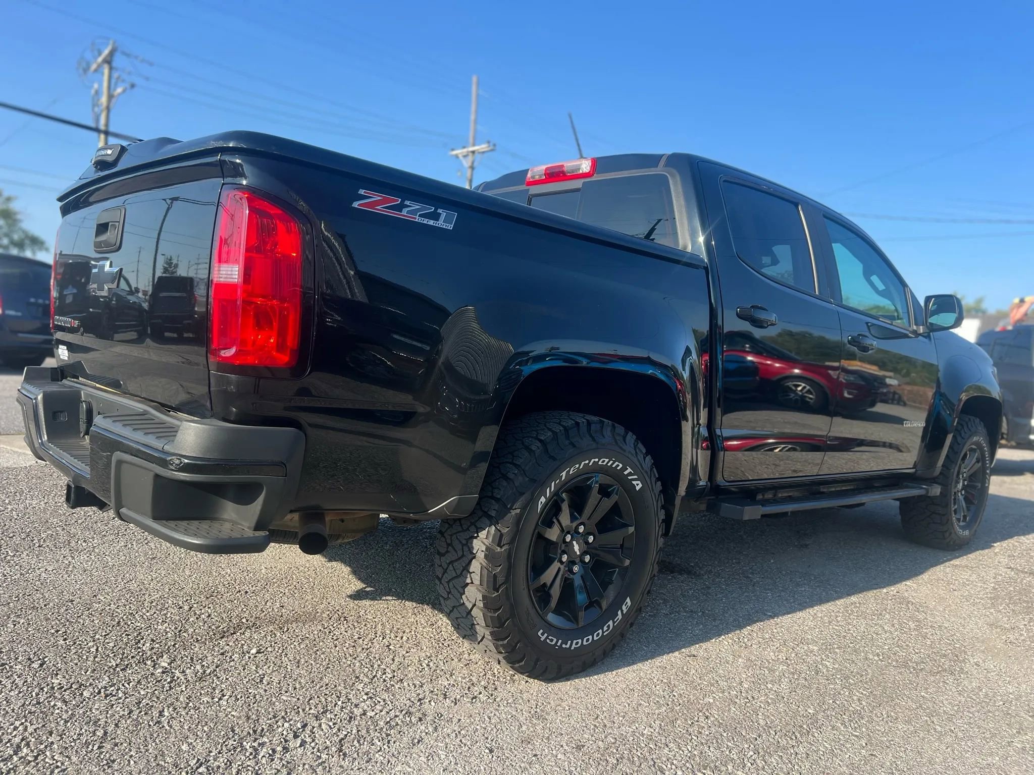 Used 2017 Chevrolet Colorado Z71 w/ Z71 Midnight Edition image 3