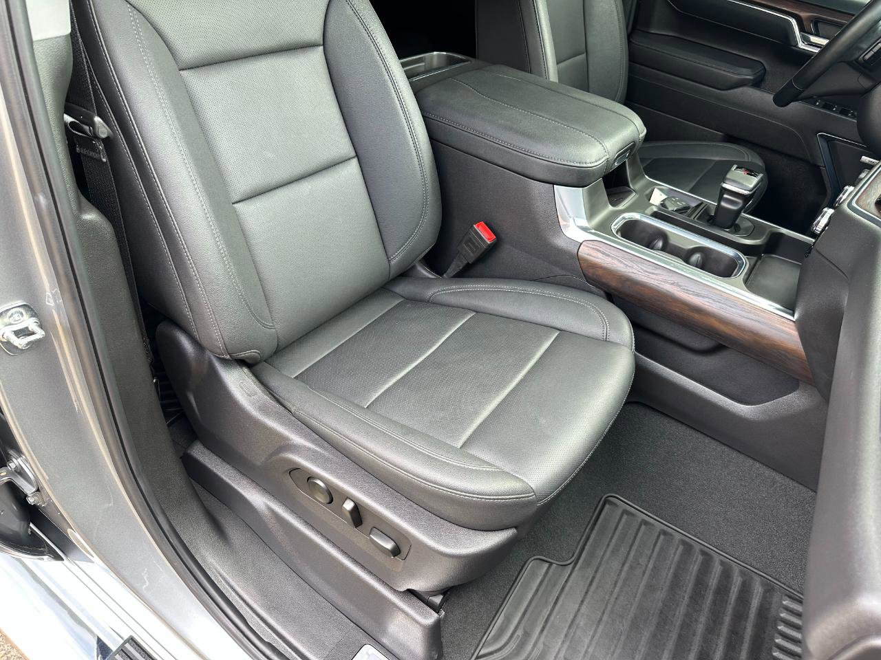 Used 2025 GMC Sierra 1500 SLT w/ SLT Premium Package image 28