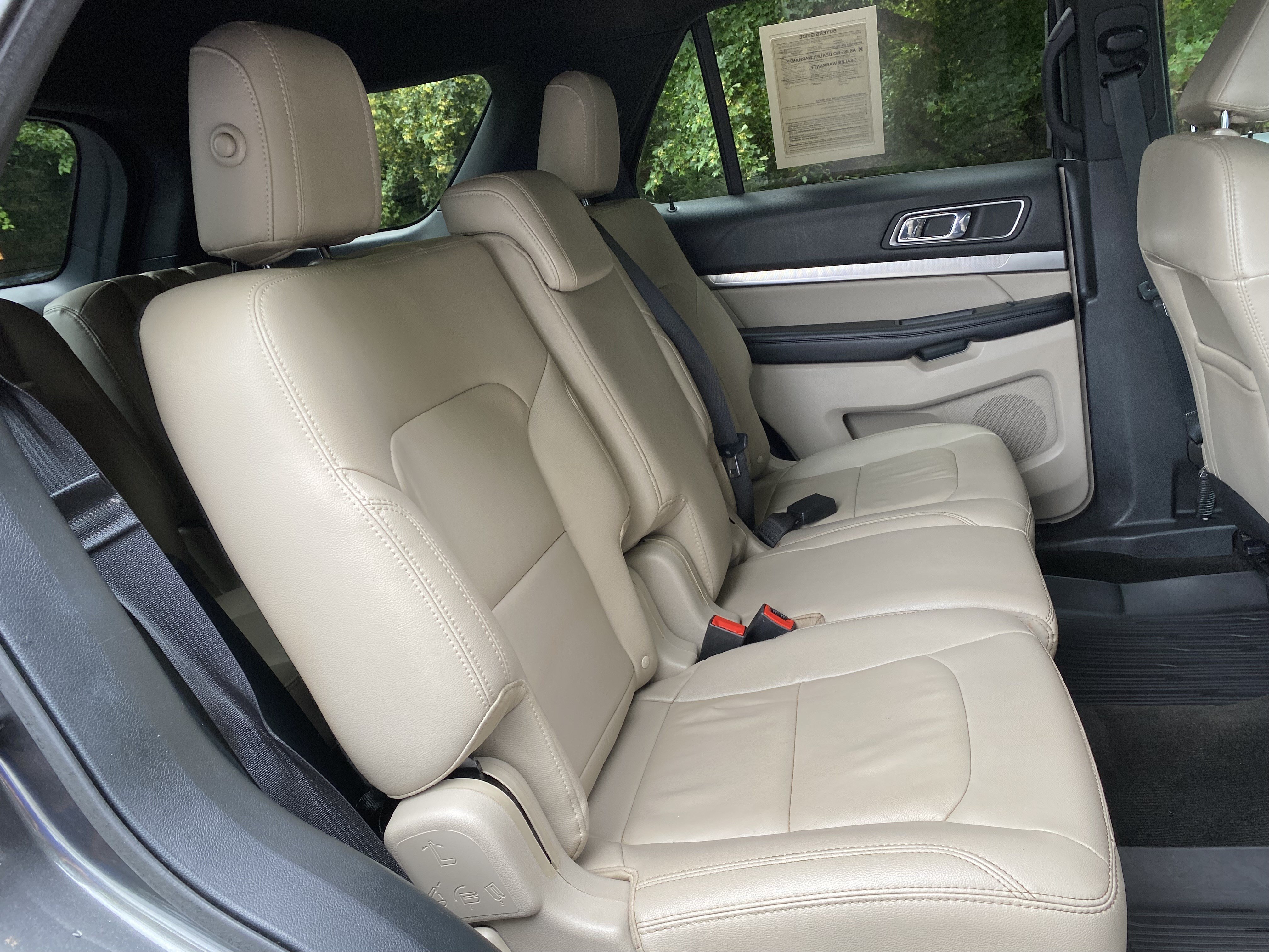 Used 2018 Ford Explorer XLT w/ Equipment Group 202A FWD image 35