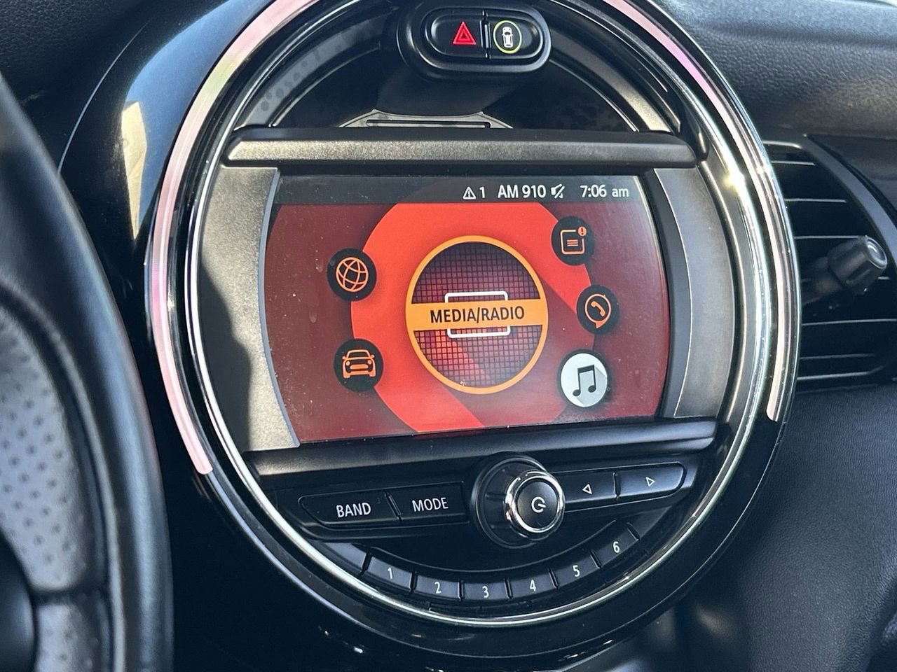 Used 2019 MINI Cooper S w/ Signature Upholstery Package image 24