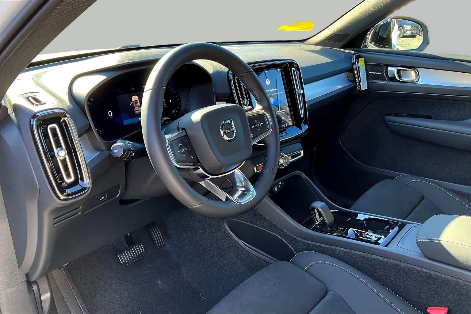 New 2026 Volvo XC40 B5 Ultra w/ Protection Package Premier AWD/4WD image 9