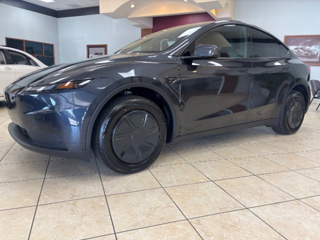 Used 2026 Tesla Model Y 2WD image 3