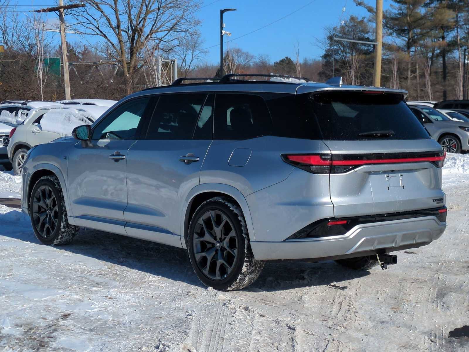 Used 2025 Lexus TX 500h AWD w/ Technology Package image 12