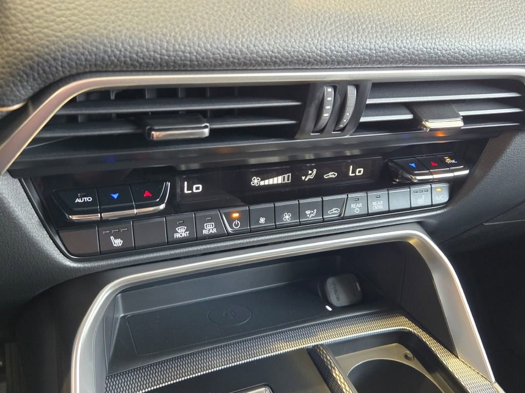 New 2025 MAZDA CX-70 Plug-In Hybrid w/ Premium Pkg image 25