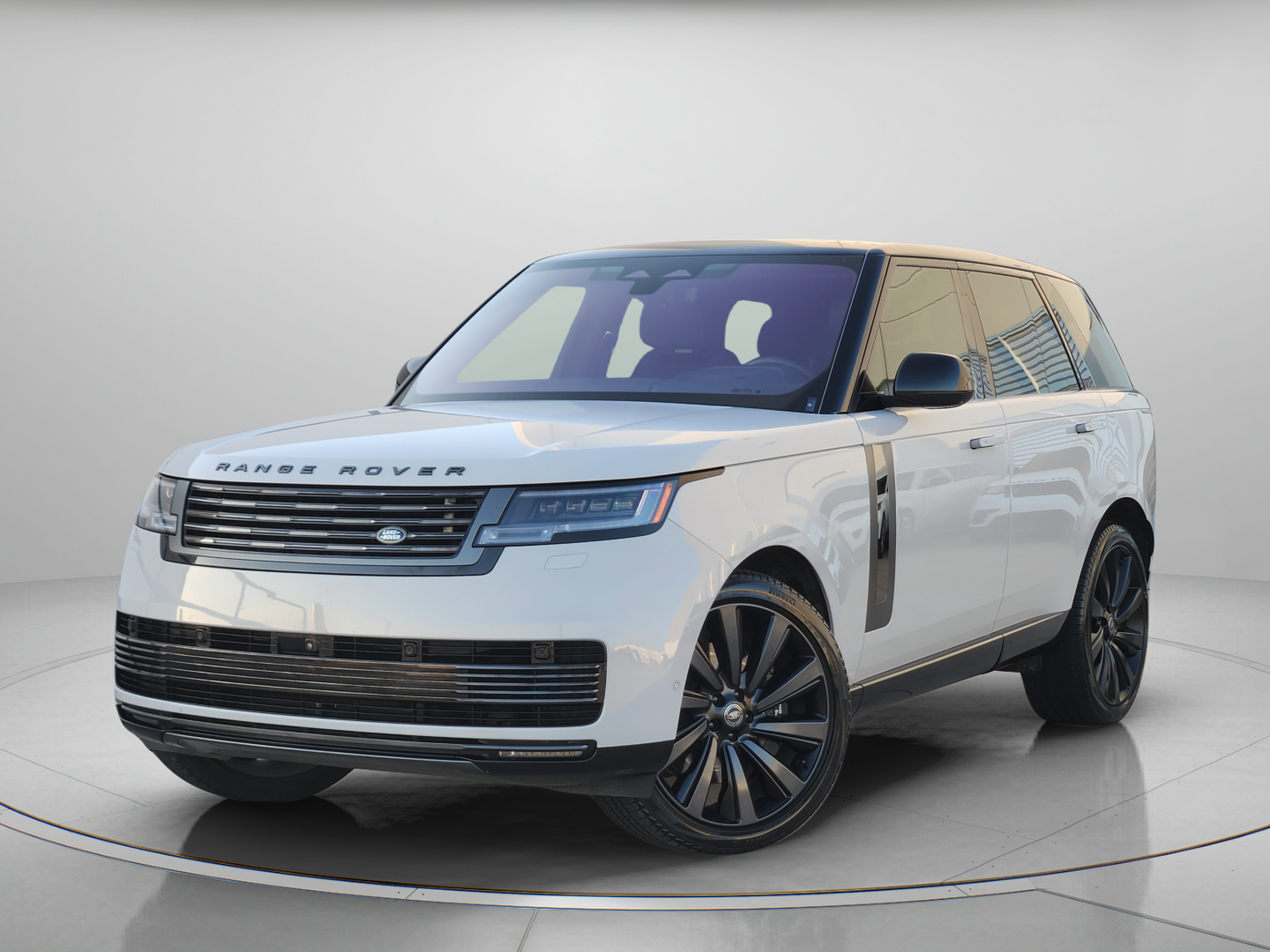 Used 2023 Land Rover Range Rover SV AWD/4WD image 1