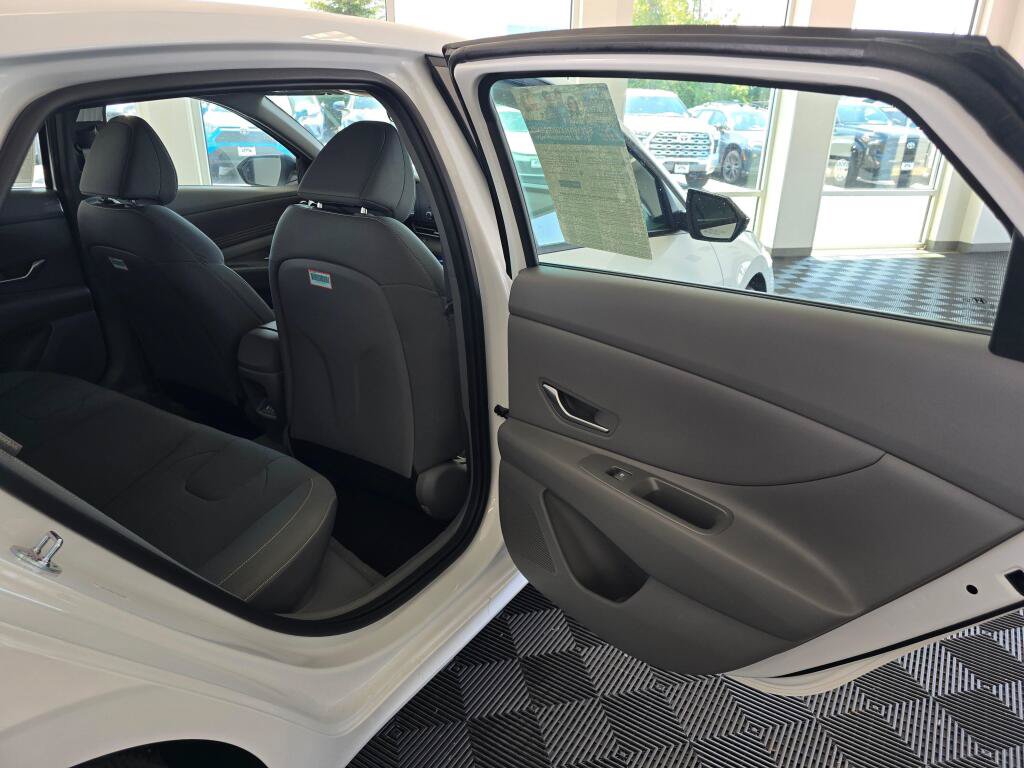 New 2026 Hyundai Elantra Sport FWD image 37