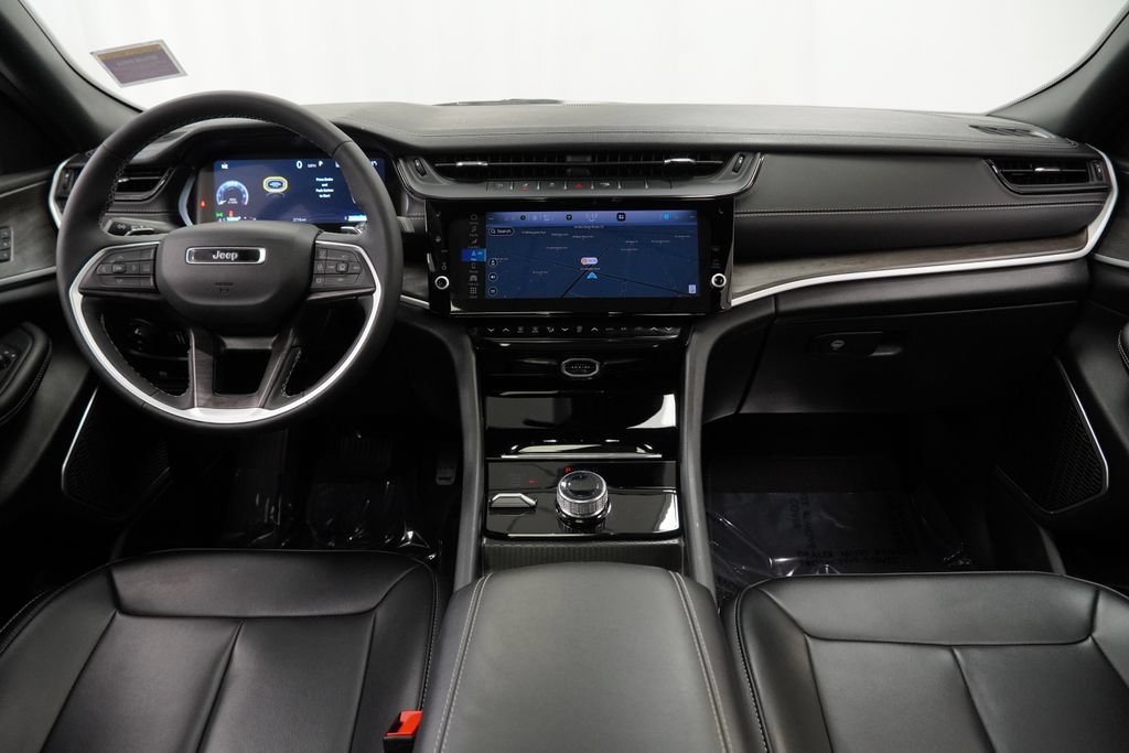 Certified 2026 Jeep Grand Cherokee Limited w/ Limited Altitude Package AWD/4WD image 29