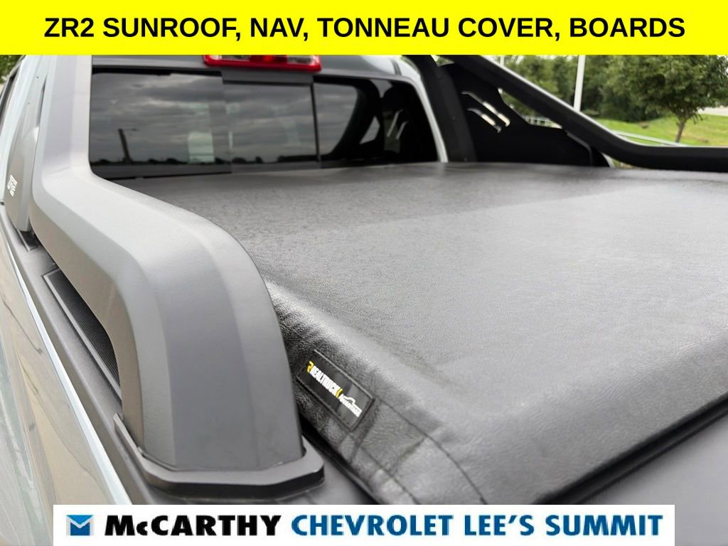 Used 2025 Chevrolet Colorado ZR2 w/ Midnight Edition AWD/4WD image 14