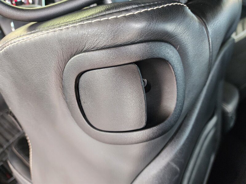 Used 2016 Dodge Challenger SRT Hellcat RWD image 74