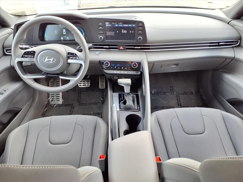 Used 2026 Hyundai Elantra Sport FWD image 14