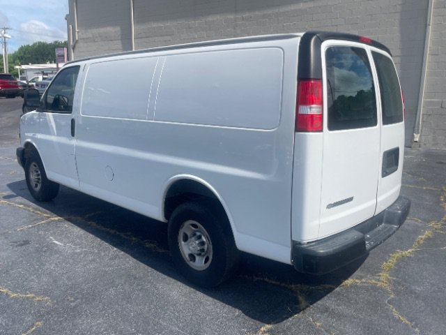 Used 2021 Chevrolet Express 2500 w/ Driver Convenience Package RWD image 4
