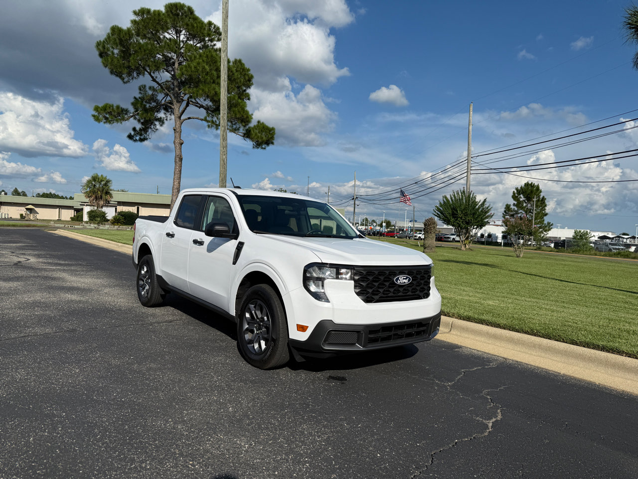Used 2025 Ford Maverick XLT image 4