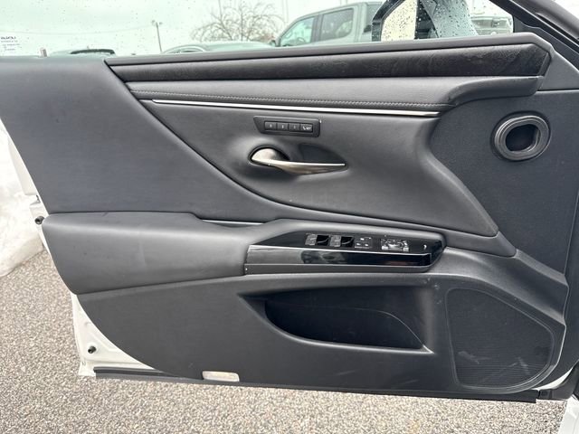 Used 2024 Lexus ES 300h w/ Premium Package image 19