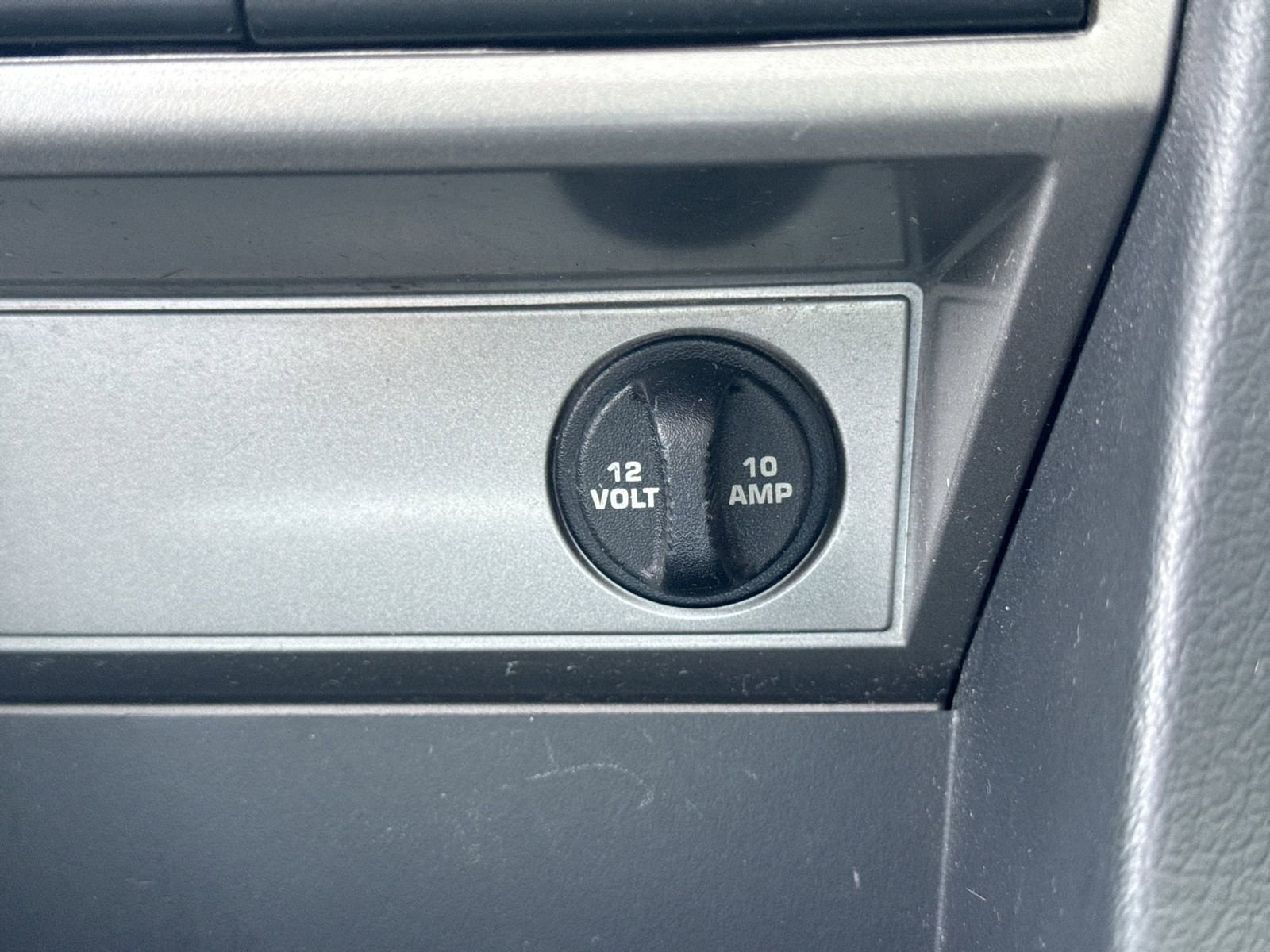 Used 2010 Dodge Avenger SXT FWD image 28