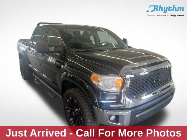 Used 2017 Toyota Tundra SR5 w/ SR5 Upgrade Package