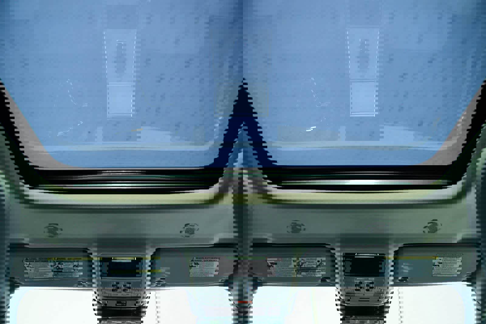 Used 2025 Land Rover Range Rover Evoque S image 16