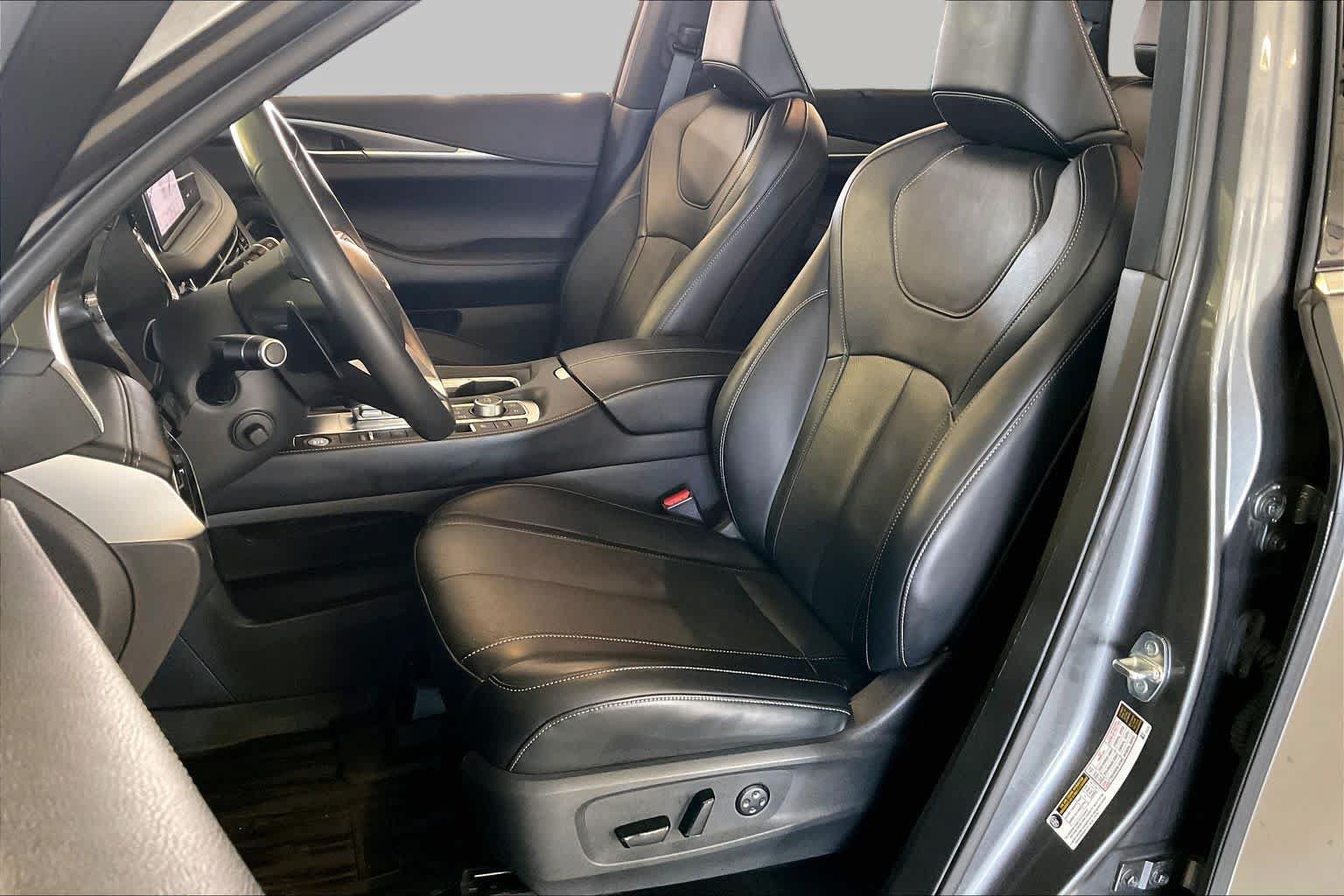 Used 2023 INFINITI QX60 Luxe w/ Vision Package FWD image 7