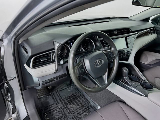 Used 2019 Toyota Camry L image 8