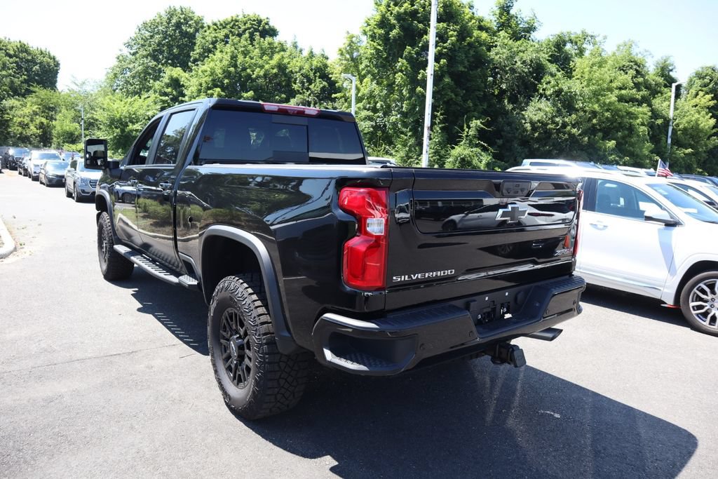 Used 2024 Chevrolet Silverado 2500 ZR2 w/ Technology Package AWD/4WD image 10