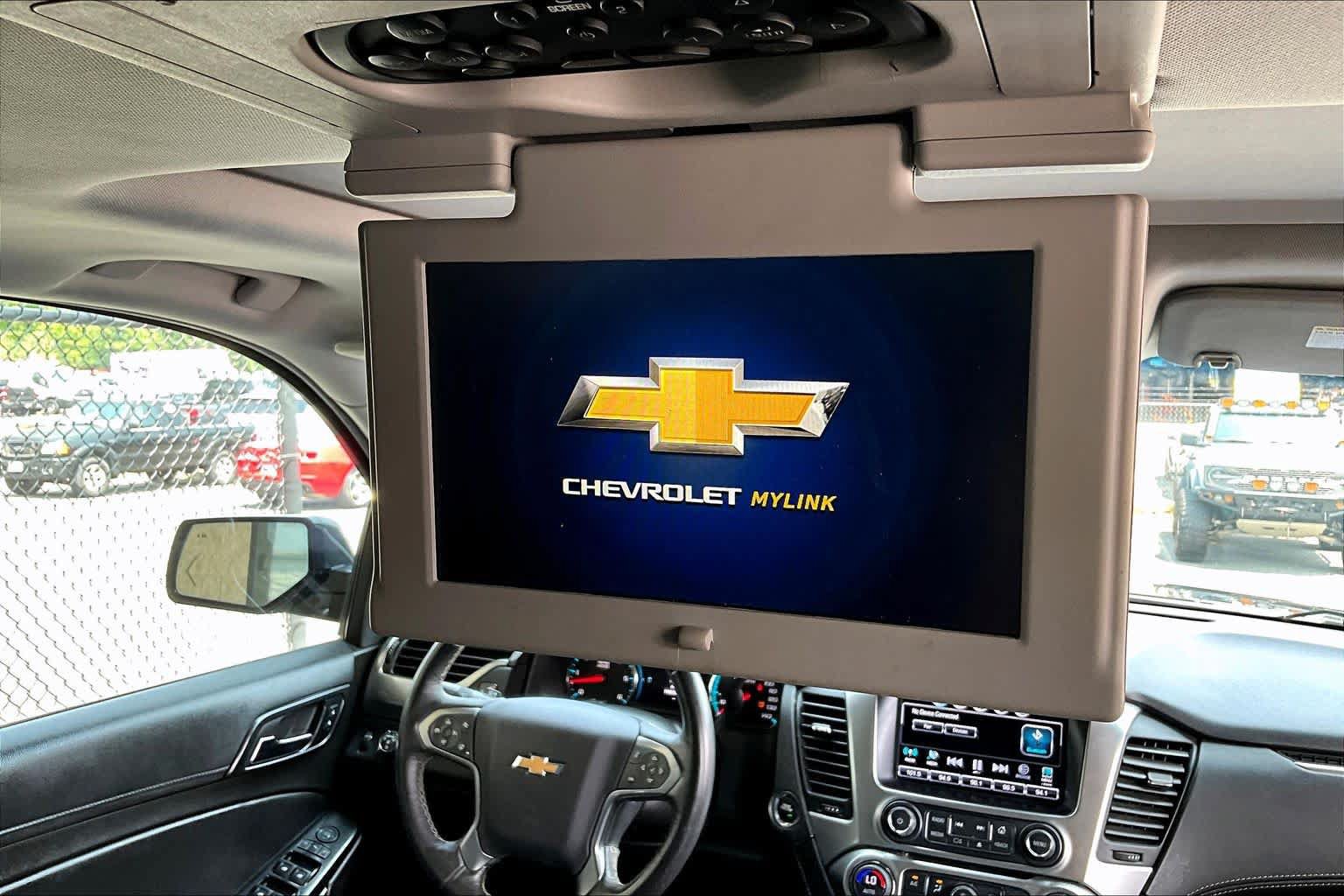 Used 2017 Chevrolet Suburban LT RWD image 34