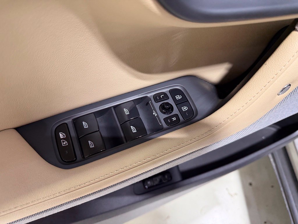 Used 2021 Polestar Polestar 2 AWD/4WD image 28