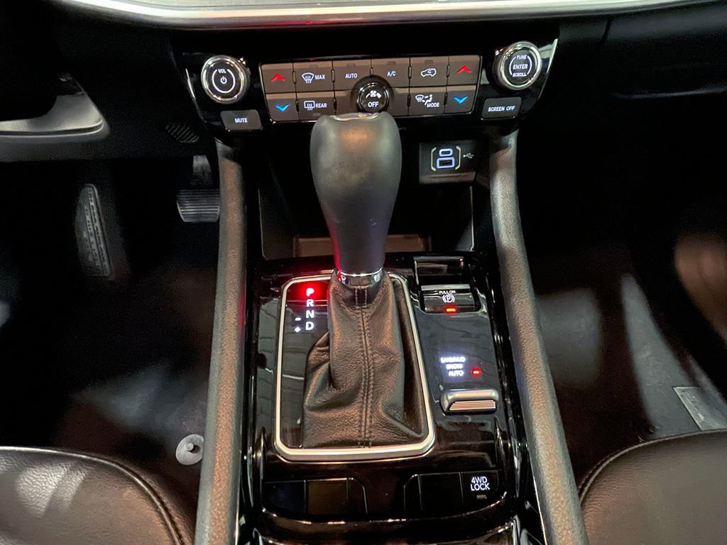 Used 2024 Jeep Compass Limited image 28