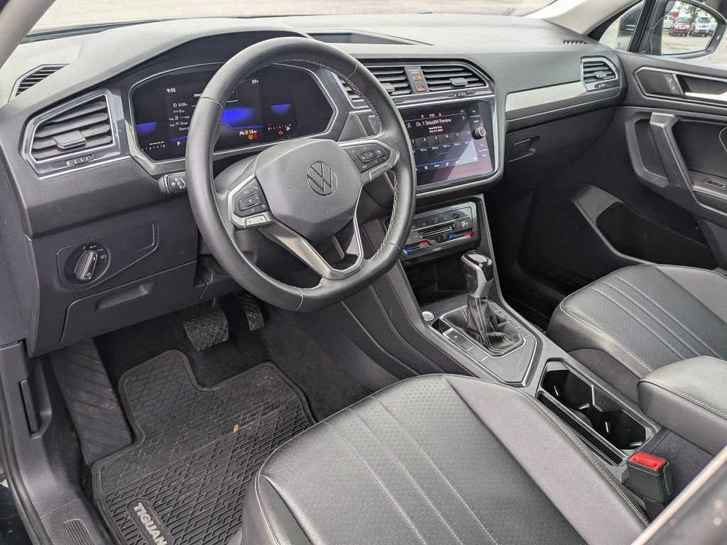 Used 2022 Volkswagen Tiguan SE image 17
