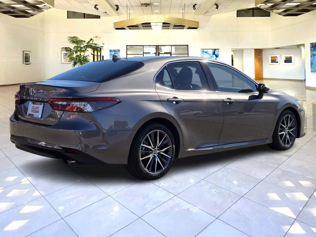 Used 2023 Toyota Camry XLE FWD image 5