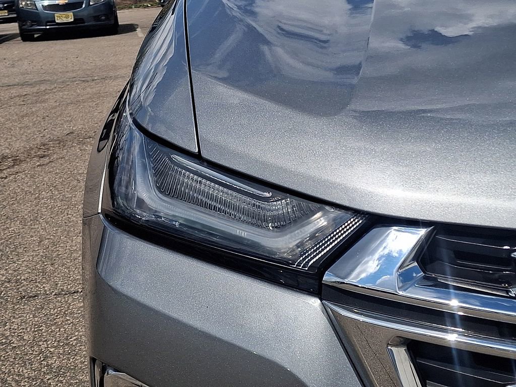 Used 2023 Chevrolet Traverse LT AWD/4WD image 12