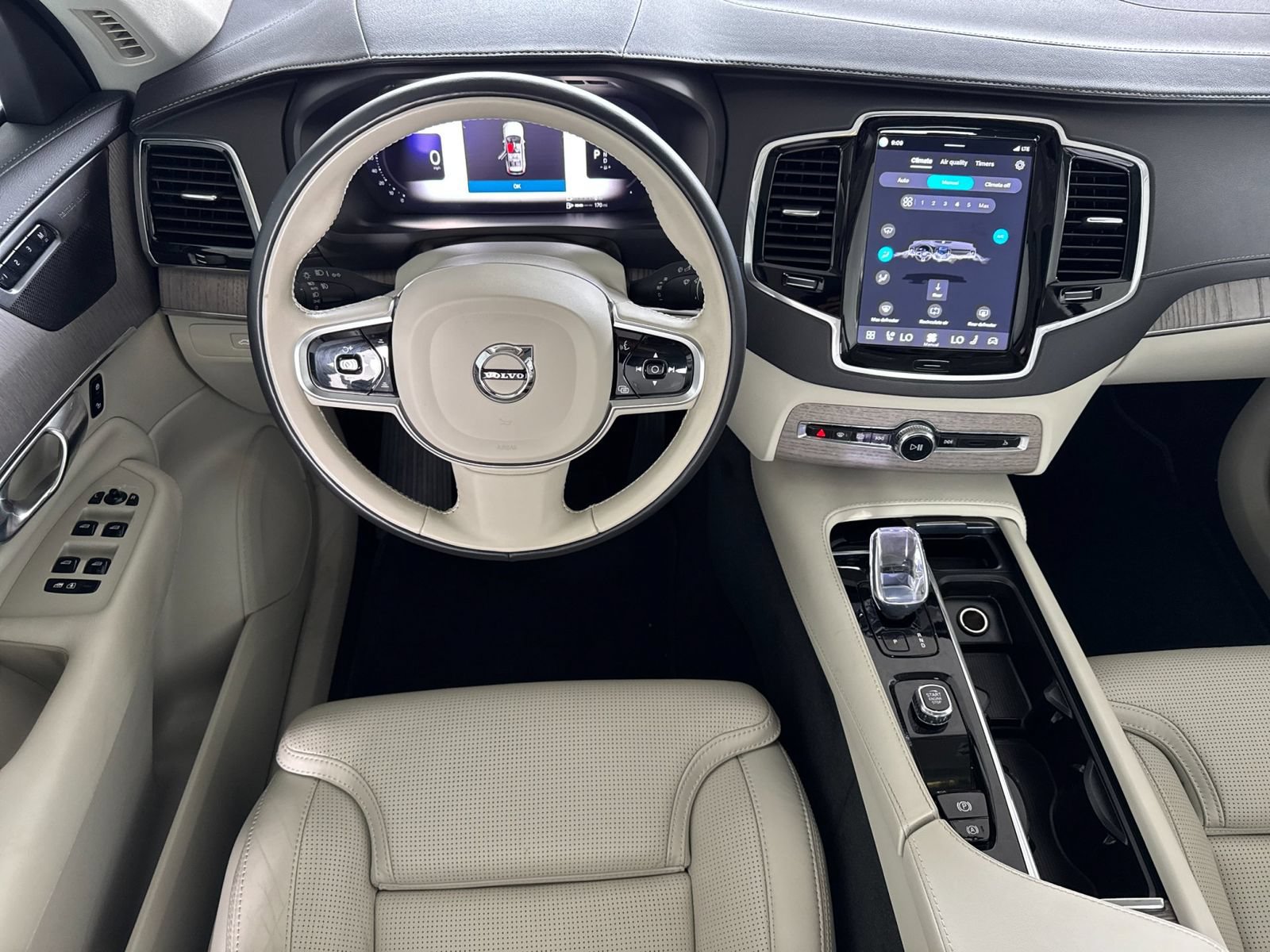 Certified 2023 Volvo XC90 T8 Ultimate AWD/4WD image 18