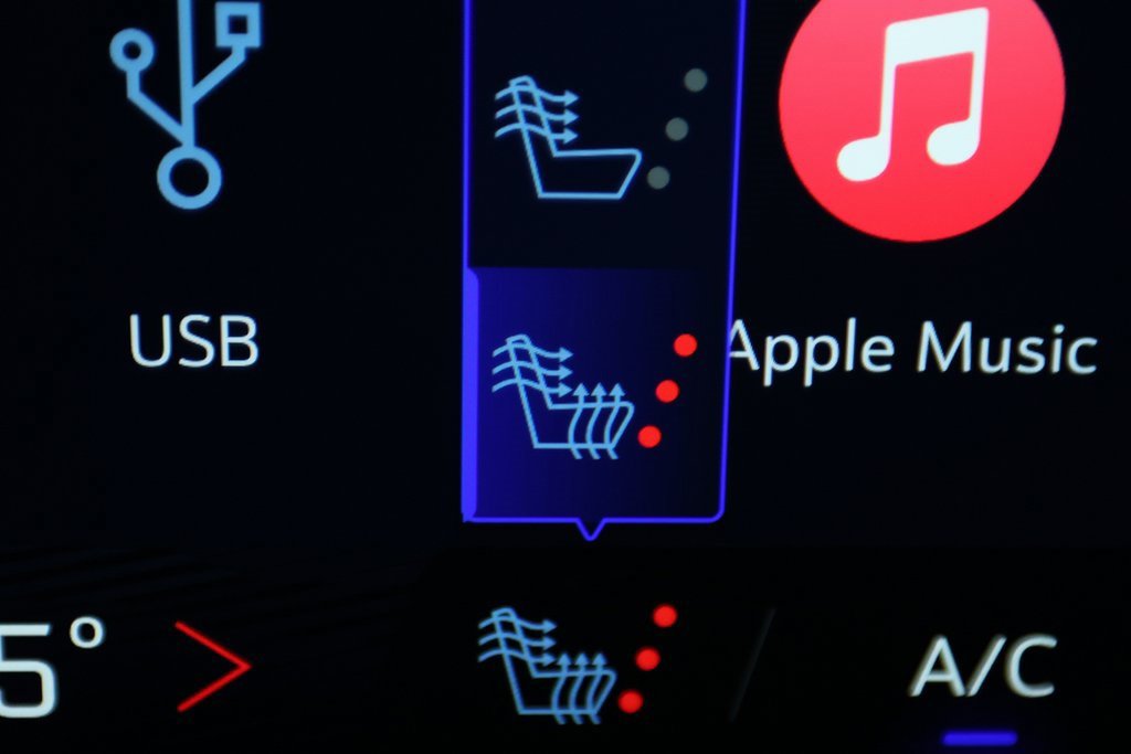 Used 2026 Chevrolet Tahoe Z71 w/ Comfort Package image 30