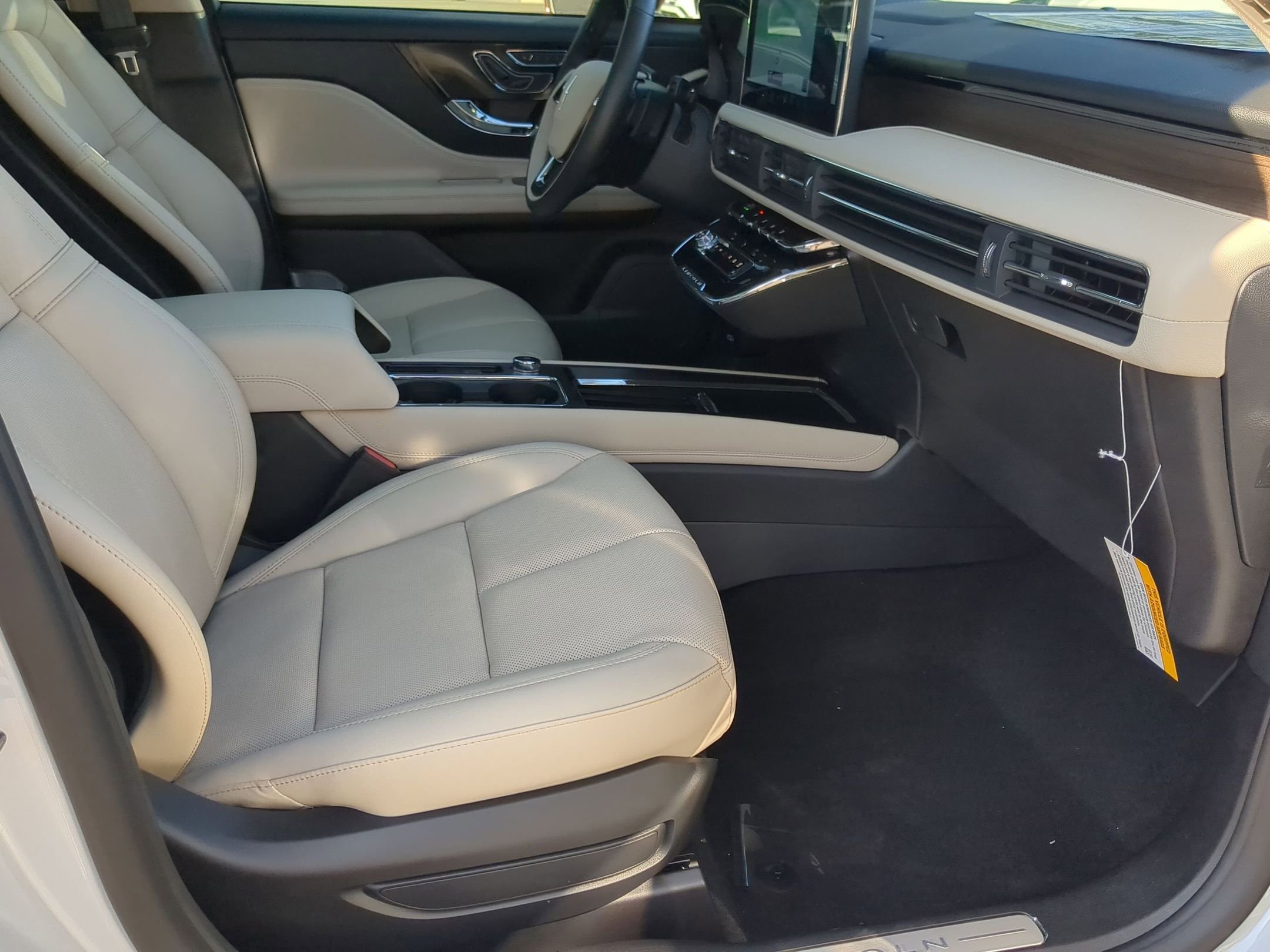 New 2026 Lincoln Corsair Reserve image 23