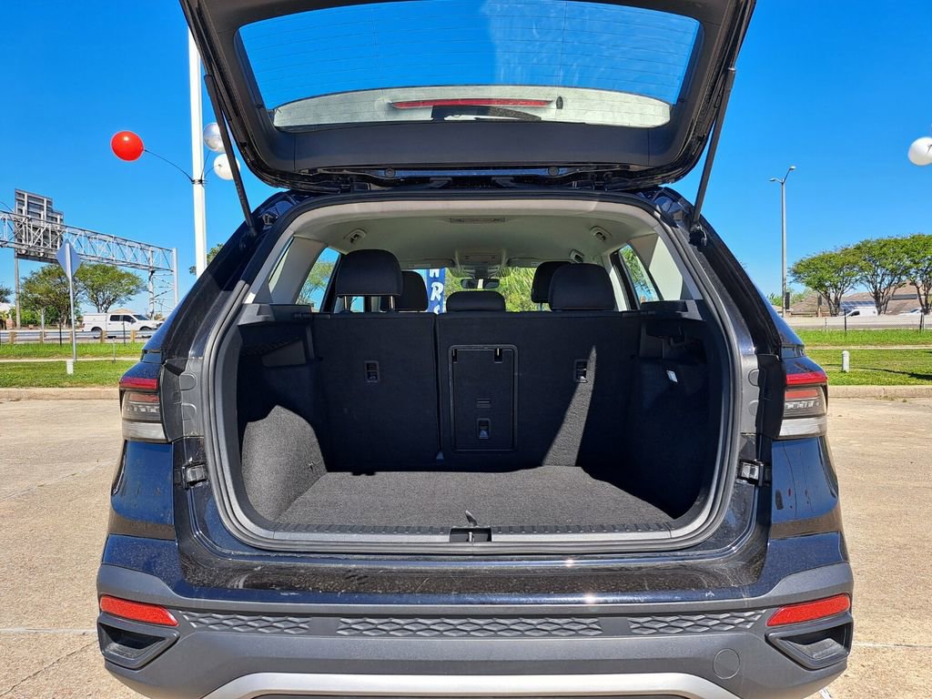 Used 2025 Volkswagen Taos S AWD/4WD image 25