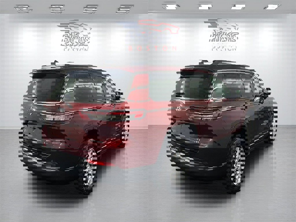 Used 2023 Jeep Grand Cherokee L Limited w/ Trailer Tow Group (B) image 4