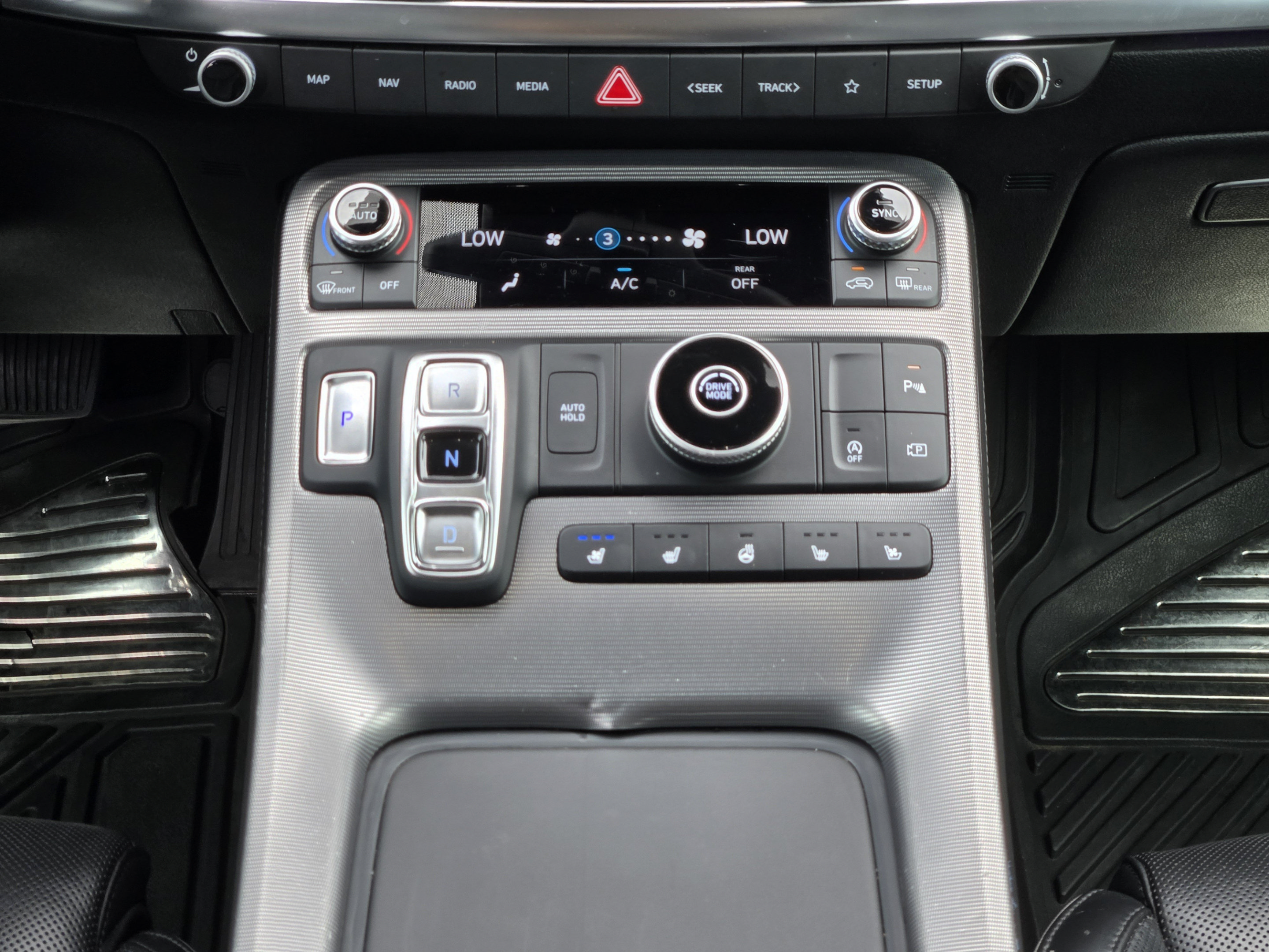 Used 2024 Hyundai Palisade Calligraphy FWD image 16