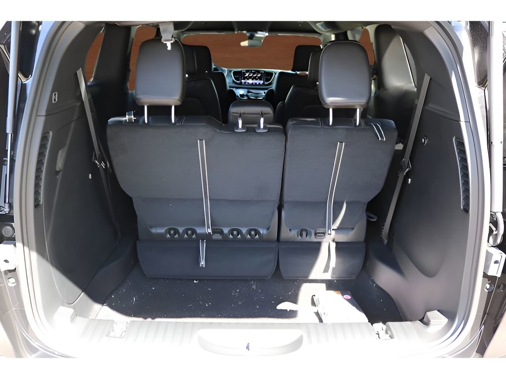 New 2026 Chrysler Pacifica Select FWD image 17