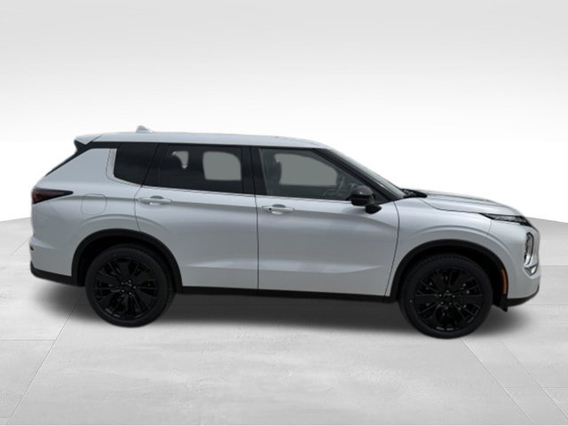 New 2026 Mitsubishi Outlander LE FWD image 8