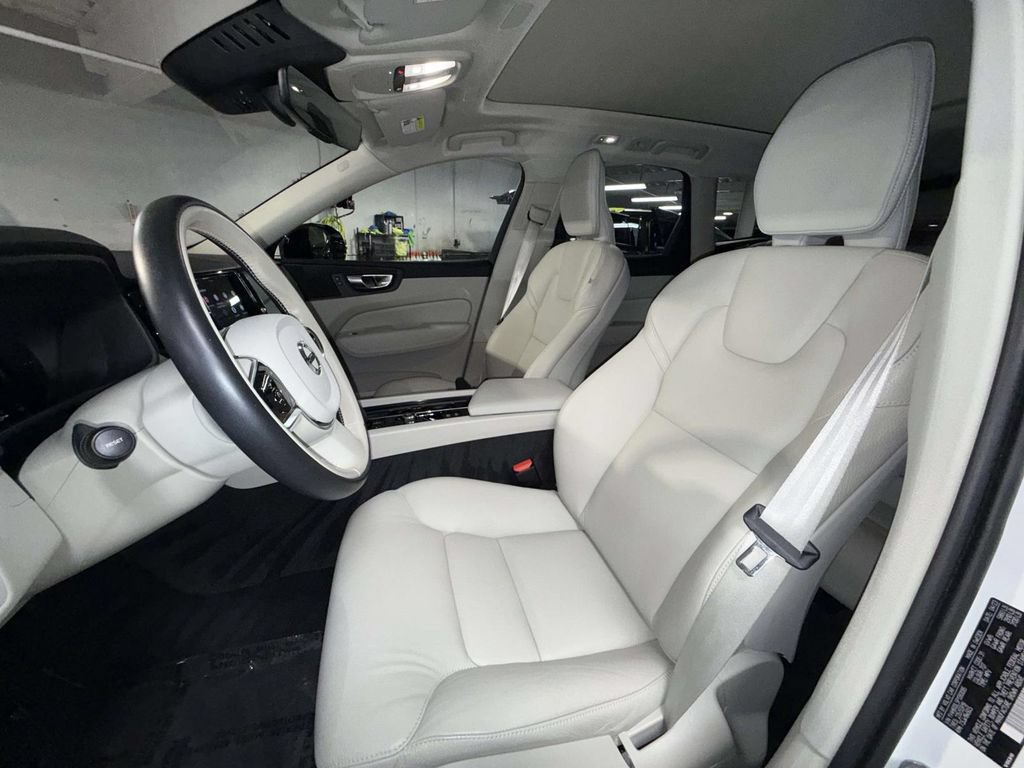 Used 2023 Volvo XC60 T8 Plus w/ Protection Package Premier AWD/4WD image 2