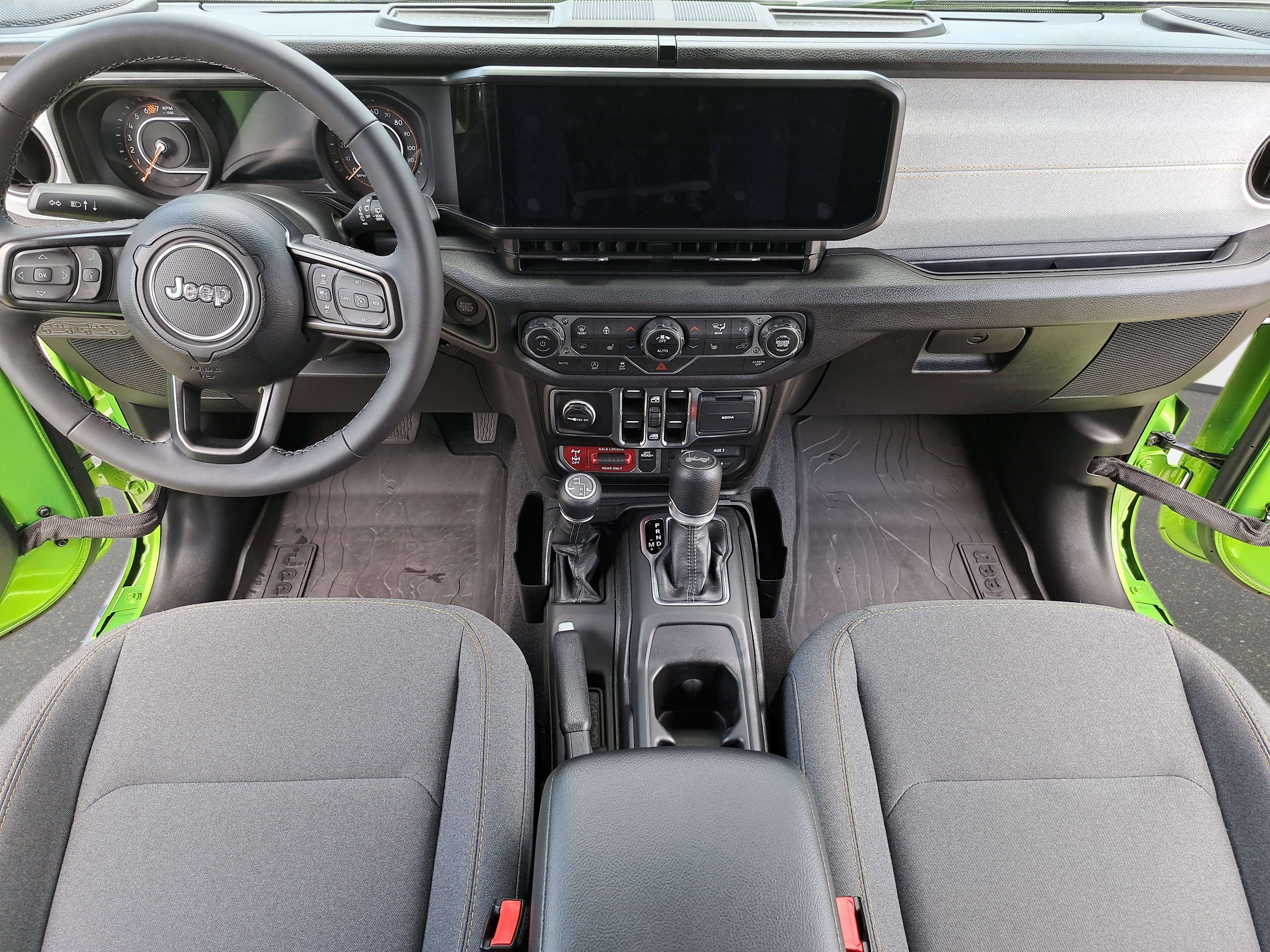 Used 2025 Jeep Wrangler Willys image 9