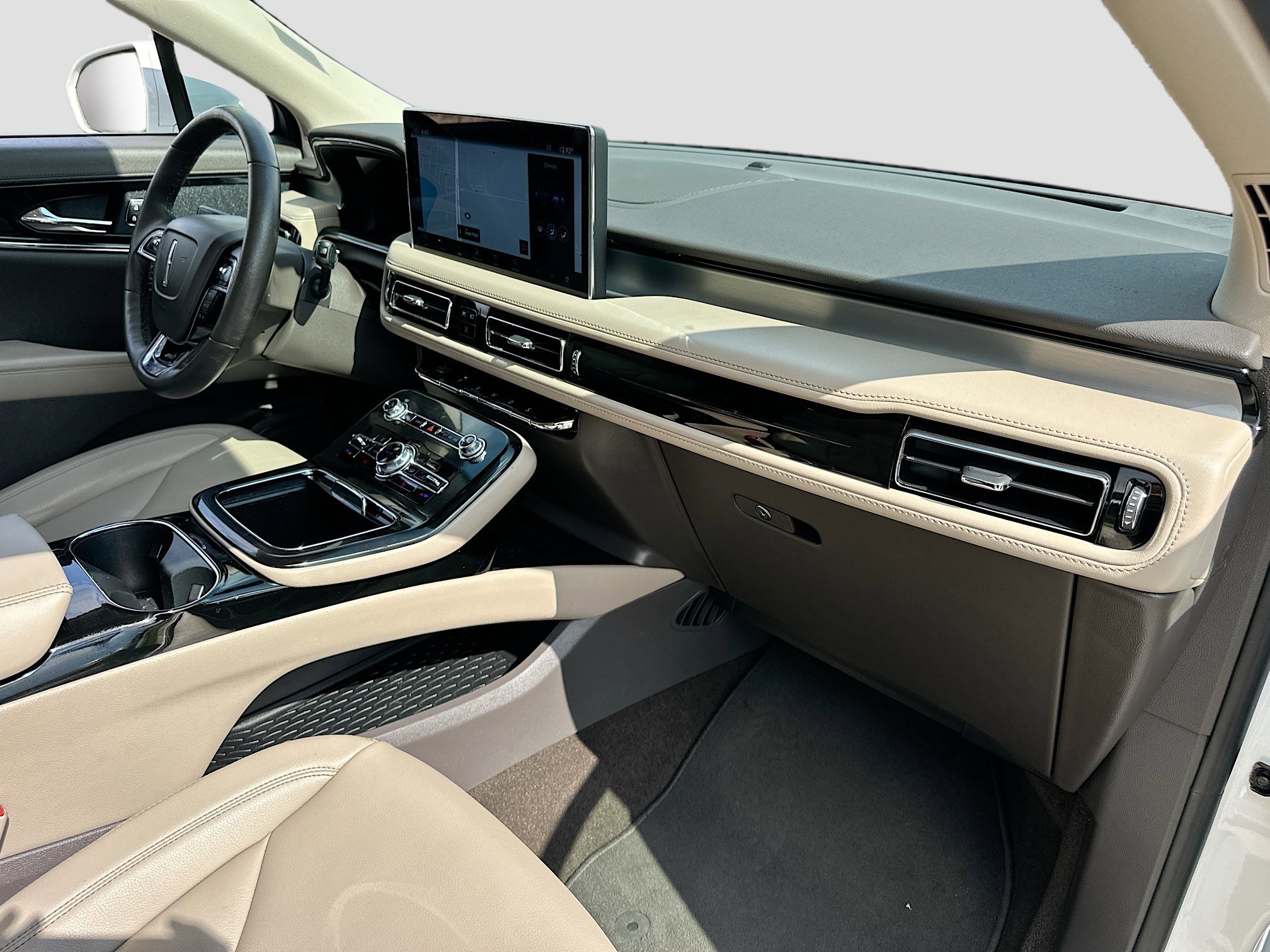 Used 2022 Lincoln Nautilus FWD w/ Premium Package image 28