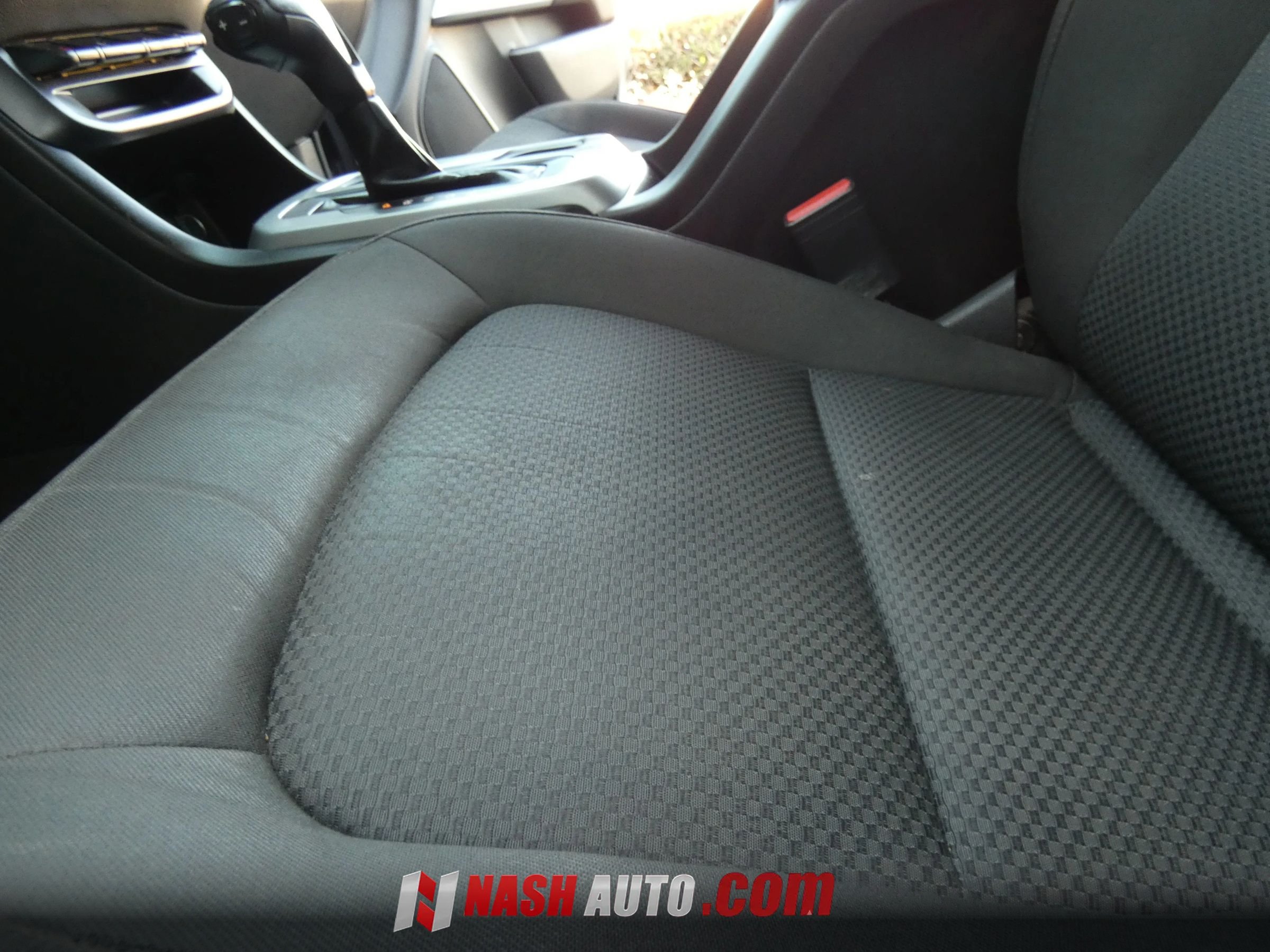Used 2018 Chevrolet Colorado LT RWD image 46
