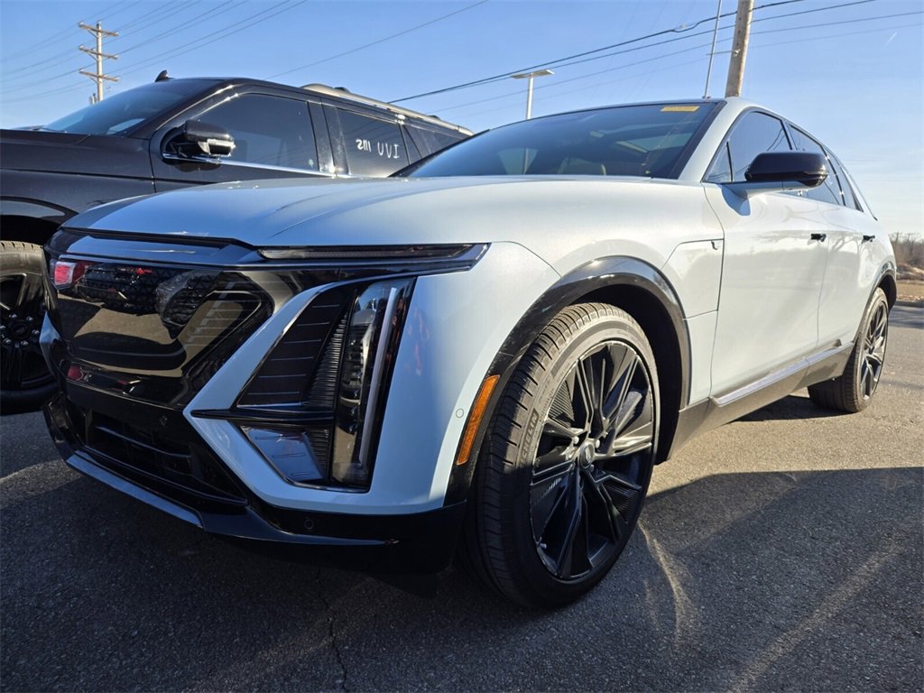 Used 2025 Cadillac Lyriq Sport image 10