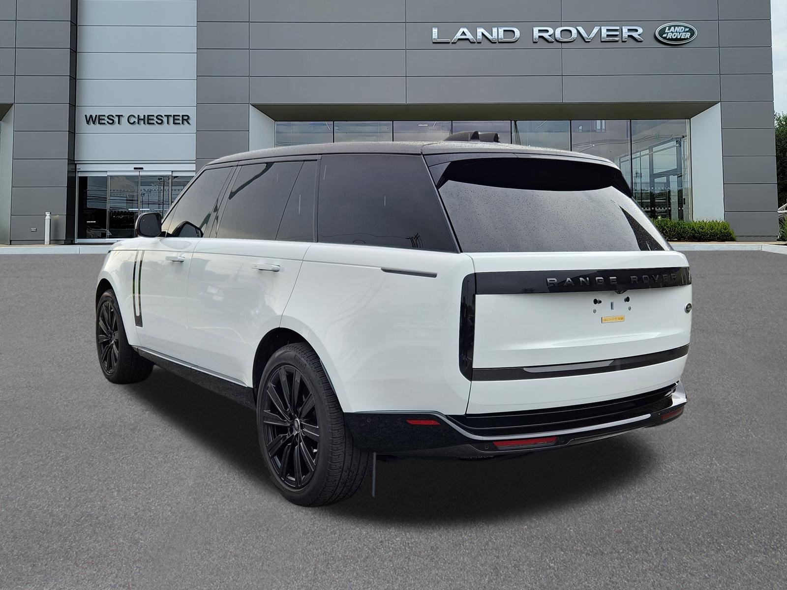 Certified 2023 Land Rover Range Rover Long Wheelbase SE AWD/4WD image 3