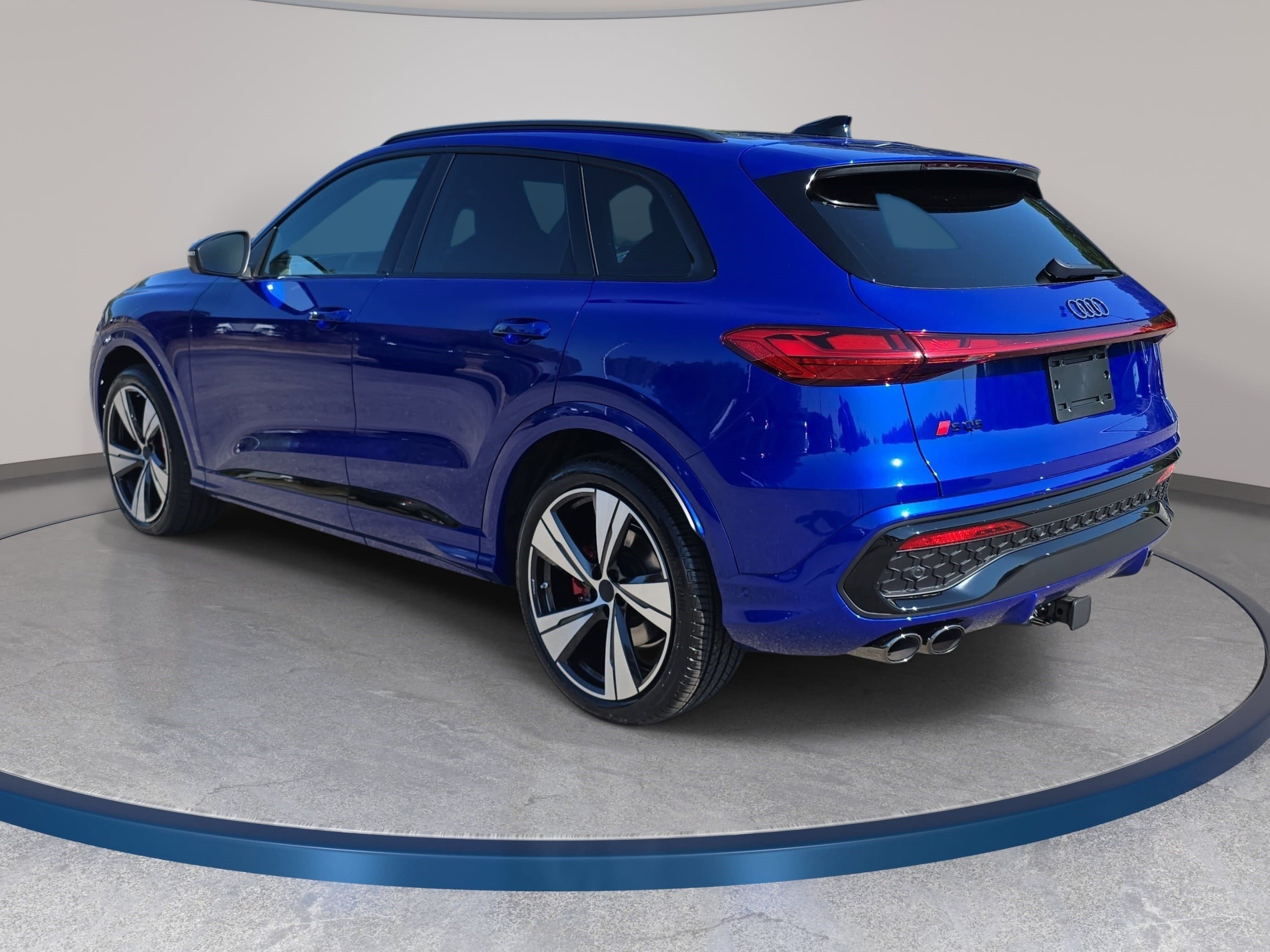 New 2026 Audi SQ5 Prestige AWD/4WD image 7