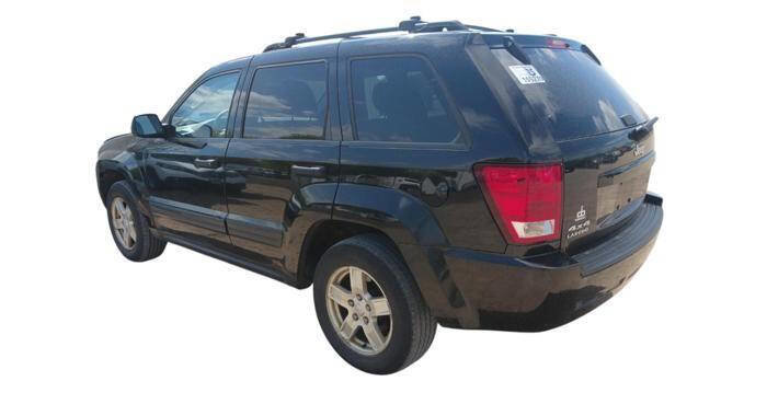 Used 2006 Jeep Grand Cherokee Laredo w/ Cargo Convenience Group AWD/4WD image 3