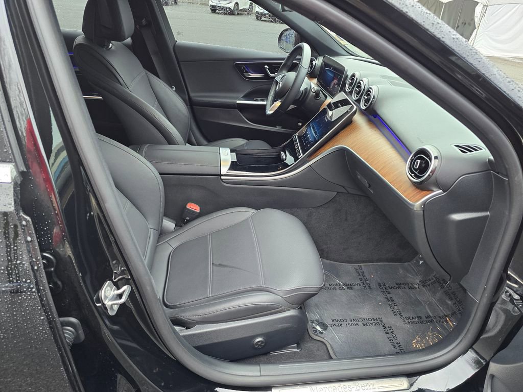 Used 2025 Mercedes-Benz C 300 4MATIC Sedan image 12