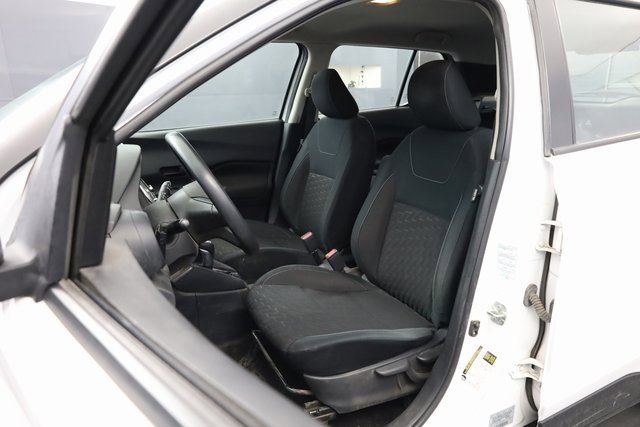 Used 2022 Nissan Kicks S image 11